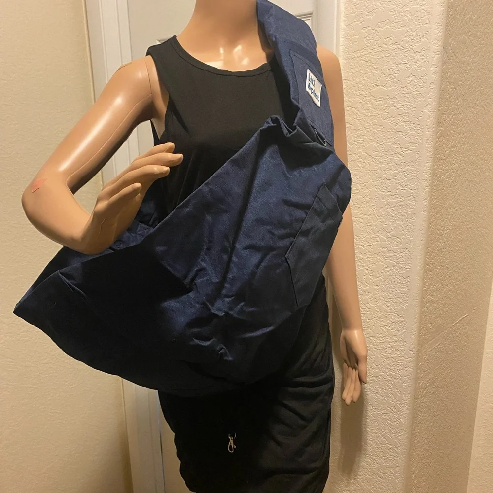 Medium to small size pet carrier, never used, new no tags